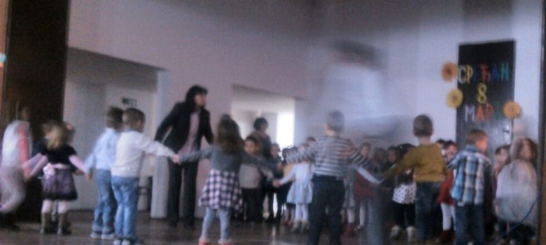 8 mart priredba plavi cuperak titel