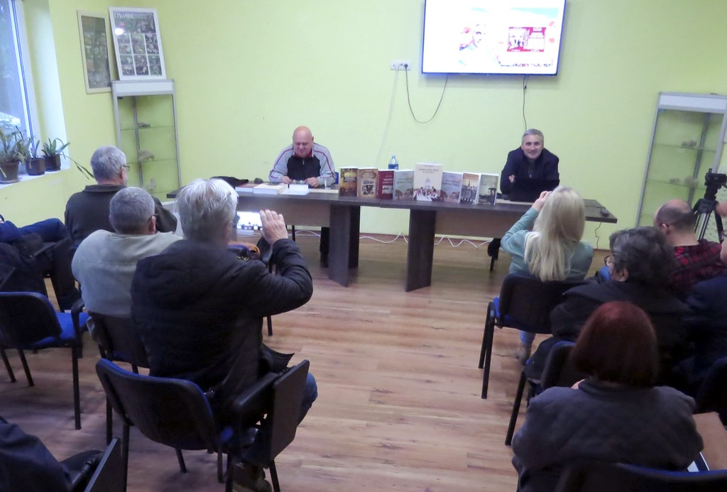 zoran-knezev-promocija-biblioteka-titel