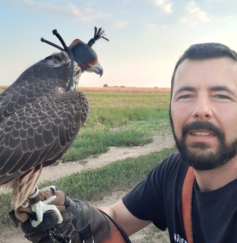 milan-vuckovic-austringer-art-falconry-workshop-hunting-in-art